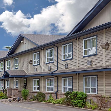 Super 8 By Wyndham Sault Ste Marie On Hotel Bagian luar foto