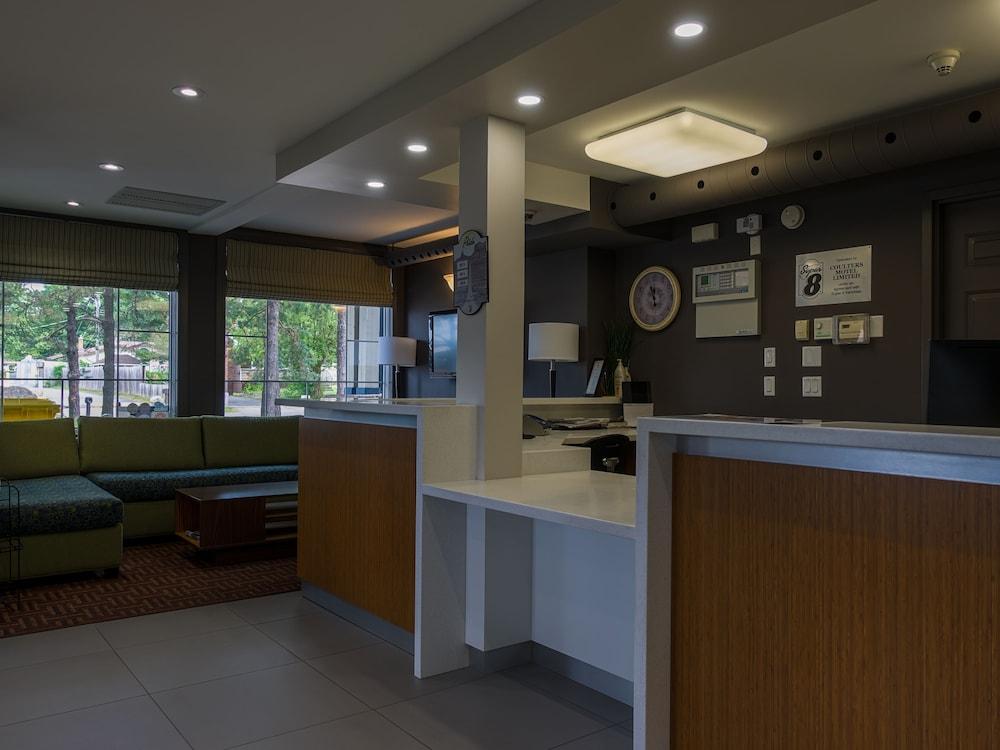 Super 8 By Wyndham Sault Ste Marie On Hotel Bagian luar foto