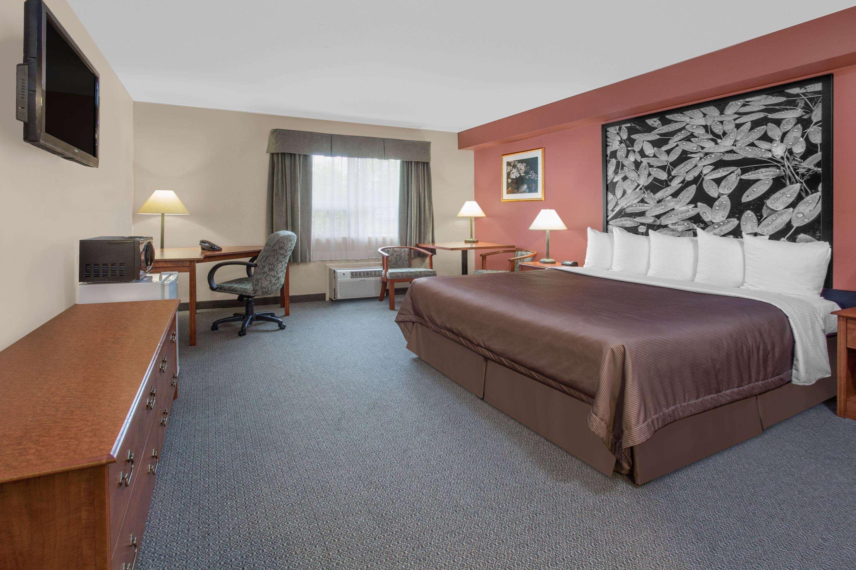 Super 8 By Wyndham Sault Ste Marie On Hotel Bagian luar foto