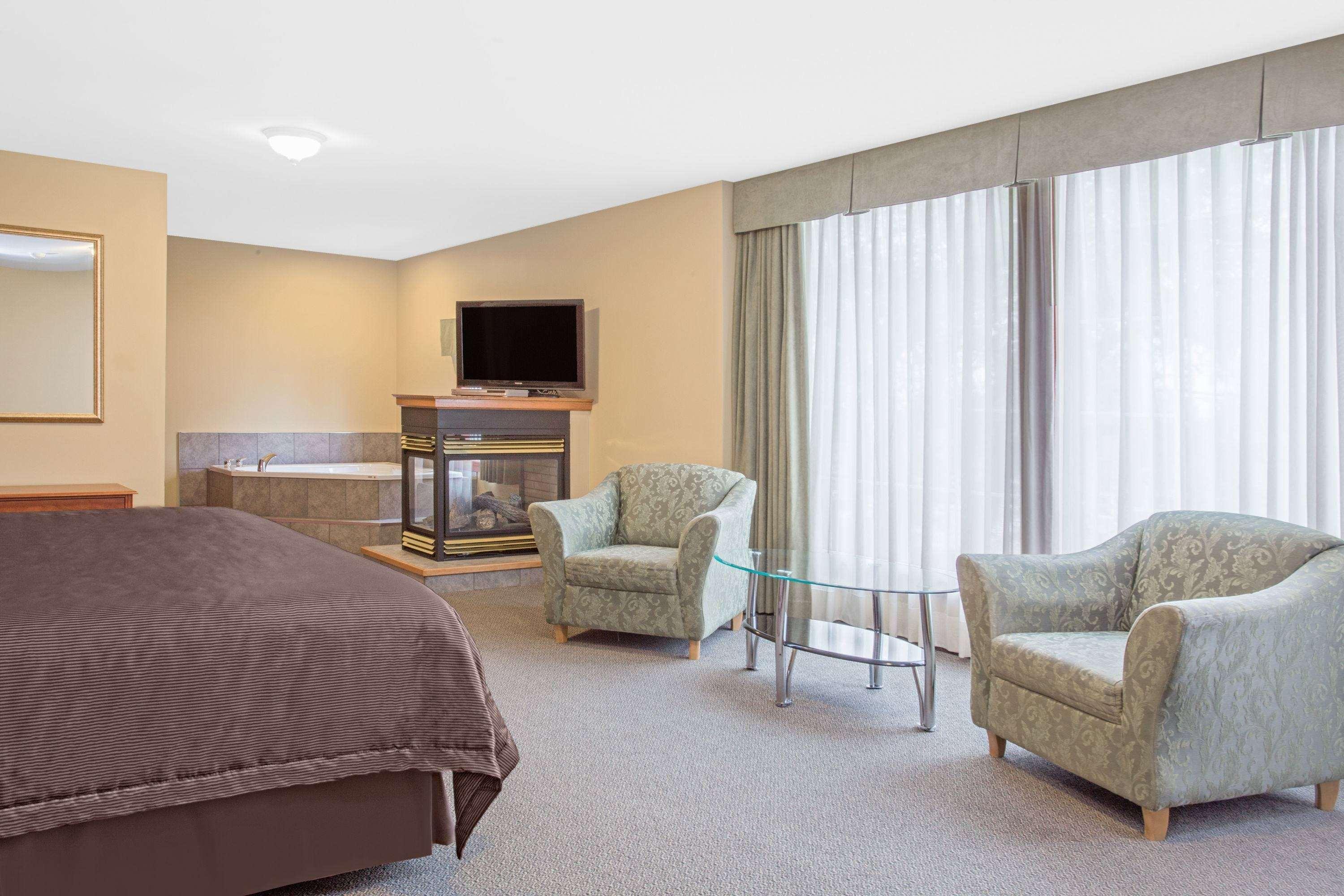 Super 8 By Wyndham Sault Ste Marie On Hotel Bagian luar foto
