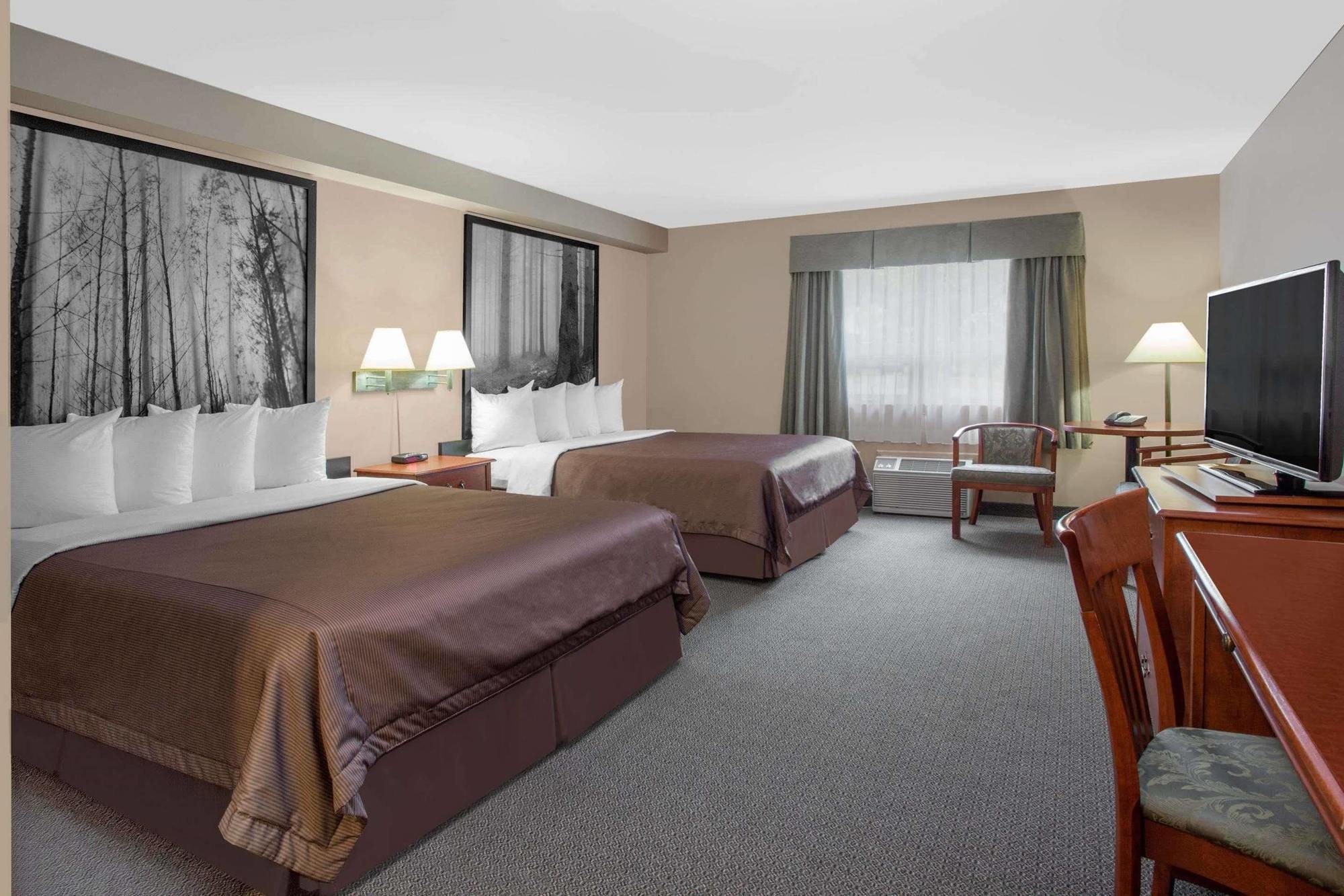 Super 8 By Wyndham Sault Ste Marie On Hotel Bagian luar foto